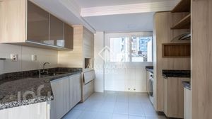 Image 10 - 556763