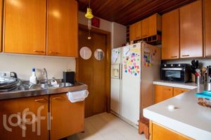 Image 17 - 556845