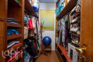 Image 19 - 556845