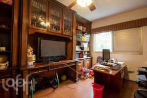 Image 32 - 556845