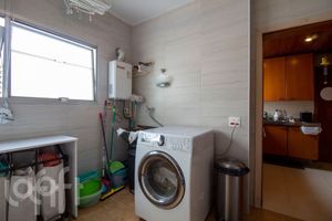 Image 14 - 556845