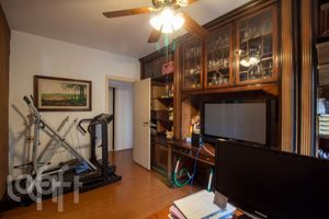 Image 22 - 556845