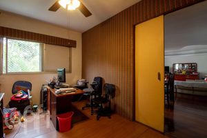 Image 18 - 556845