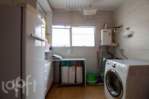 Image 8 - 556845