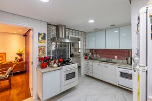 Image 14 - 557078