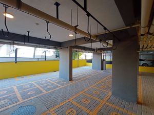 Image 17 - 557146