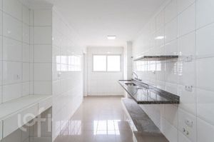 Image 6 - 557367