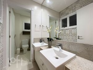 Image 11 - 557544