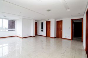 Image 4 - 557577