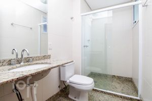 Image 17 - 557577
