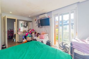 Image 24 - 558393