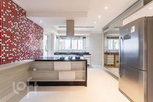 Image 17 - 558993