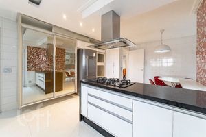 Image 19 - 558993