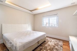 Image 37 - 558993