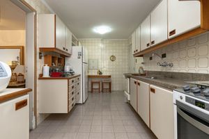 Image 9 - 559251