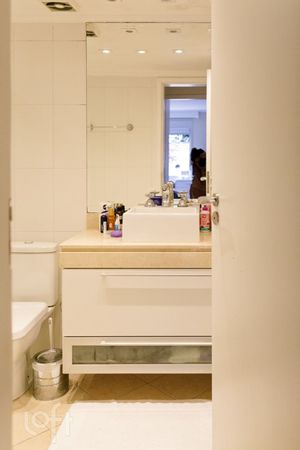 Image 42 - 559517