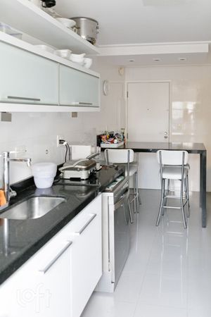 Image 35 - 559517