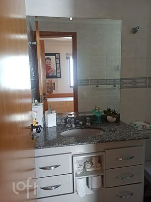 Image 20 - 559527