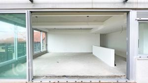 Image 30 - 559552