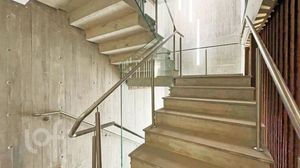 Image 33 - 559552
