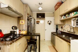 Image 11 - 560660