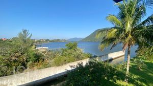 Image 14 - 561605