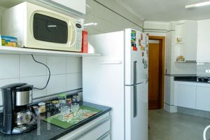 Image 12 - 561880