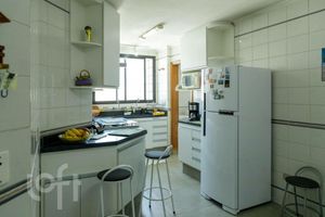 Image 14 - 561880