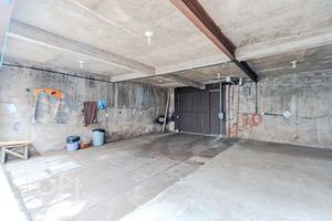 Image 35 - 562417
