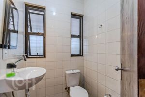 Image 45 - 562417