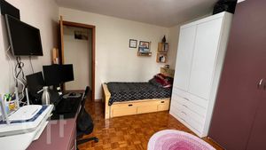 Image 8 - 562475