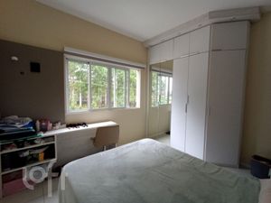 Image 10 - 562747