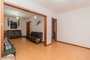 Image 6 - 562886