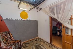 Image 27 - 562886