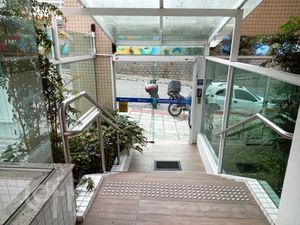 Image 2 - 563030