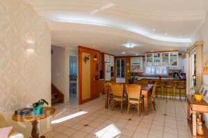 Image 4 - 563170