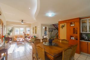 Image 8 - 563170