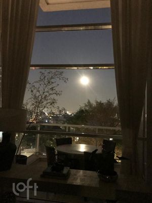 Image 10 - 563682