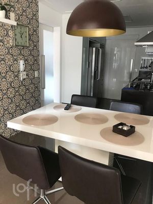 Image 17 - 563682