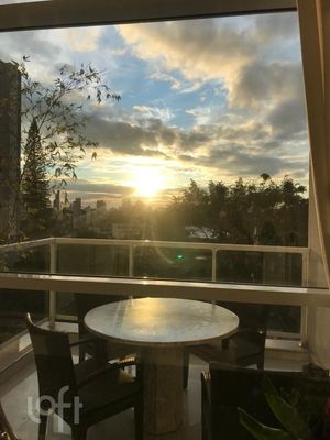 Image 11 - 563682