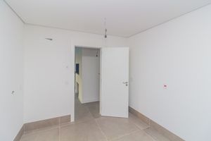 Image 35 - 565056
