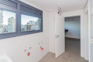 Image 36 - 565056