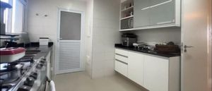 Image 10 - 565900