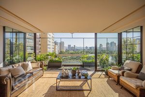 Image 1 - 565945