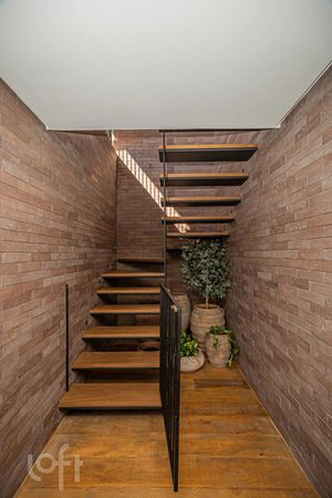 Image 49 - 565945