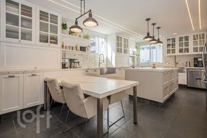 Image 22 - 565945