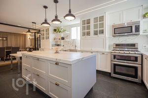 Image 17 - 565945