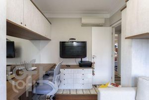 Image 11 - 566004
