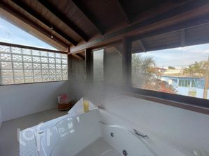 Image 8 - 567394