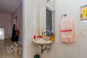 Image 18 - 567564
